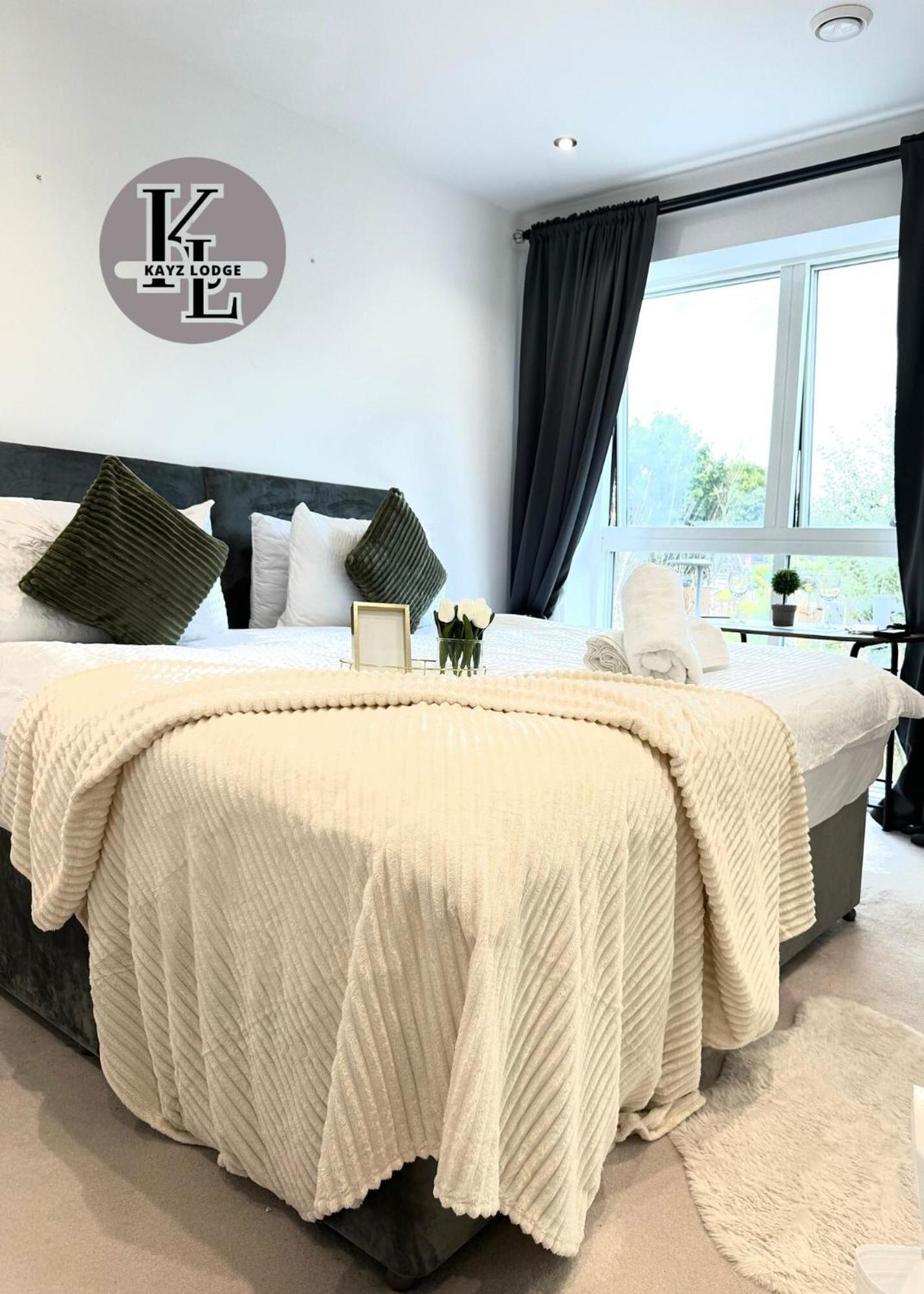 Kayz Lodge- Luxury Ensuite-Private & Shared Accommodation In A New House At The Olympic Village Overlooking Stratford Westfield And Tube Station London Exterior photo